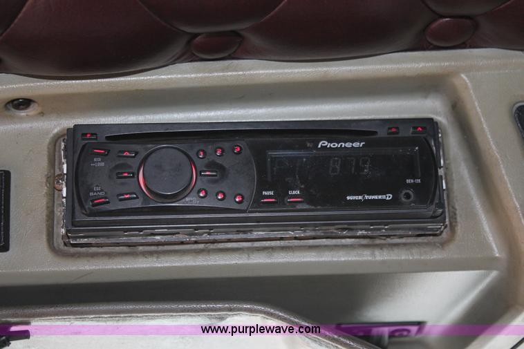 image for item H8018 1995 Kenworth T600 semi truck