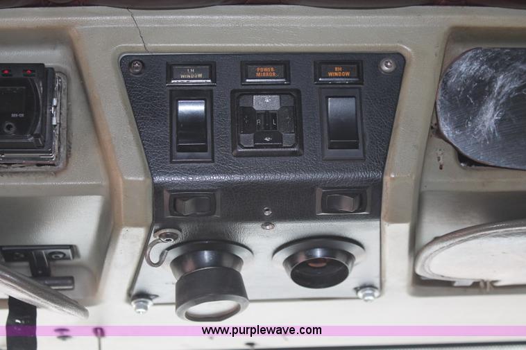 image for item H8018 1995 Kenworth T600 semi truck