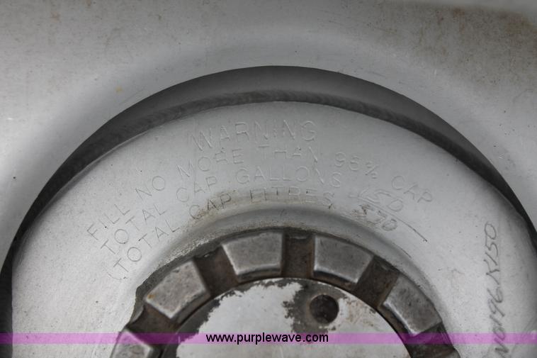 image for item H8018 1995 Kenworth T600 semi truck