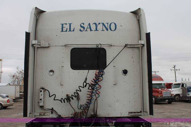 image for item H8018 1995 Kenworth T600 semi truck