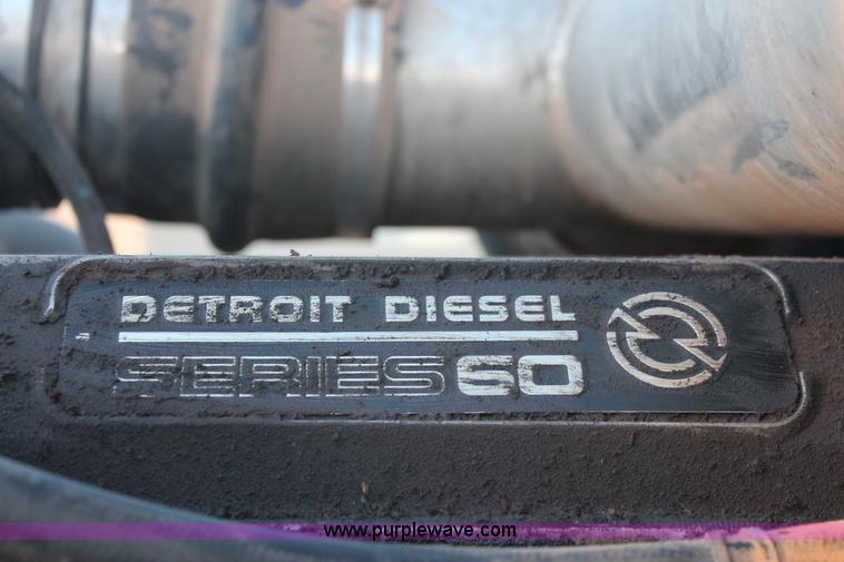 image for item H8031 1995 Peterbilt 379 semi truck