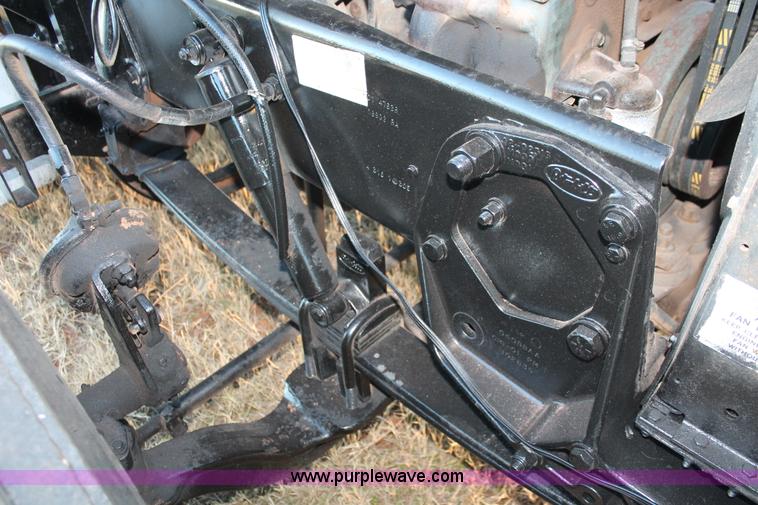 image for item H8031 1995 Peterbilt 379 semi truck