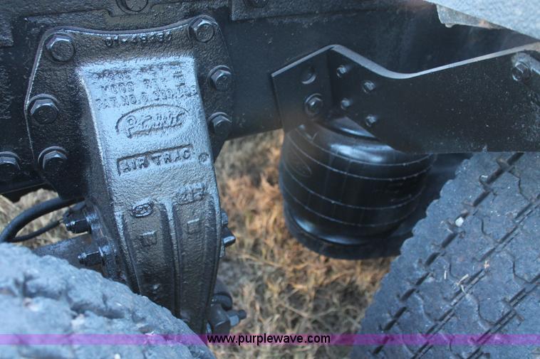 image for item H8031 1995 Peterbilt 379 semi truck