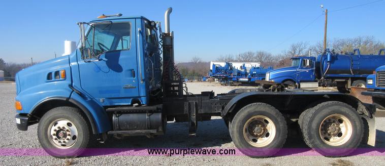 image for item I1851 2002 Sterling L9500 semi truck