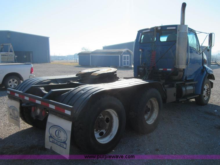 image for item I1851 2002 Sterling L9500 semi truck