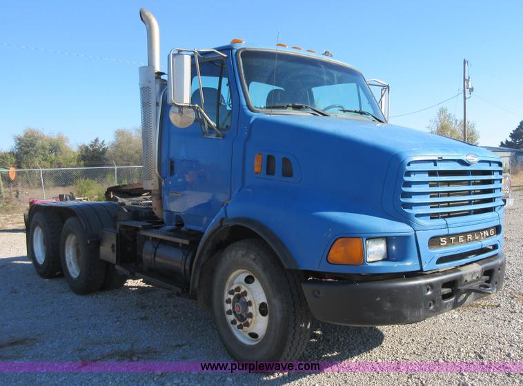 image for item I1851 2002 Sterling L9500 semi truck
