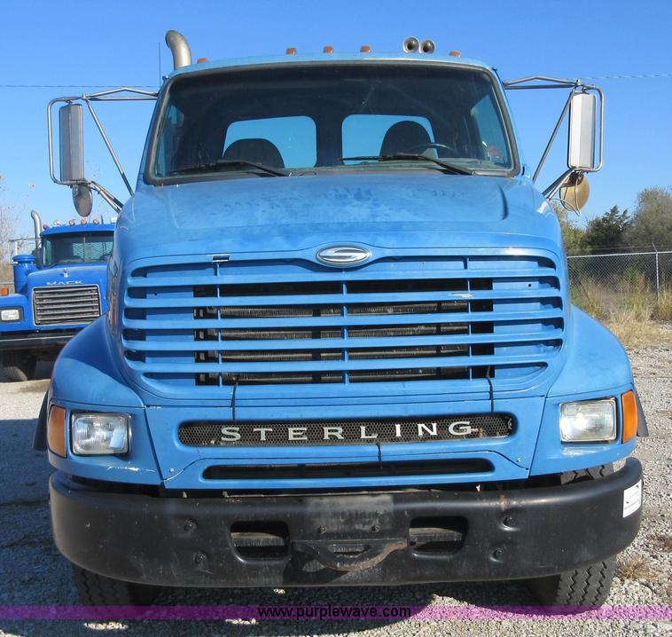 image for item I1851 2002 Sterling L9500 semi truck