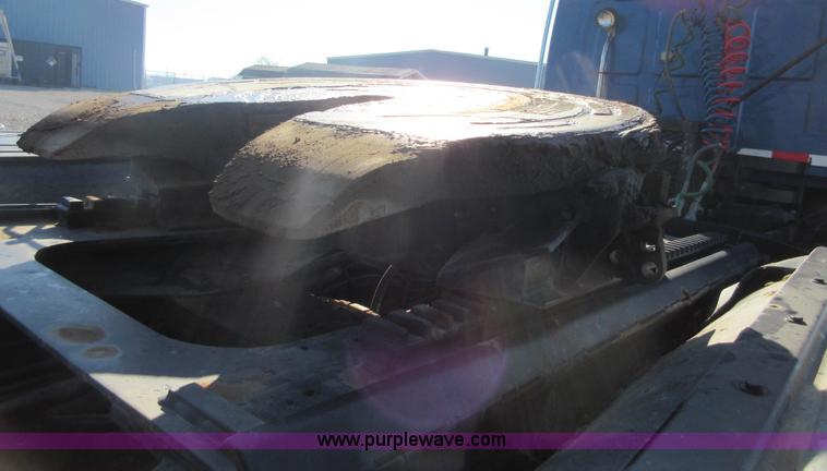 image for item I1851 2002 Sterling L9500 semi truck