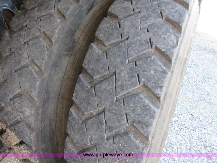 image for item I1851 2002 Sterling L9500 semi truck