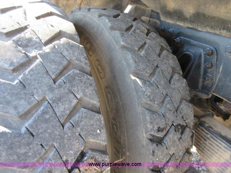 image for item I1851 2002 Sterling L9500 semi truck