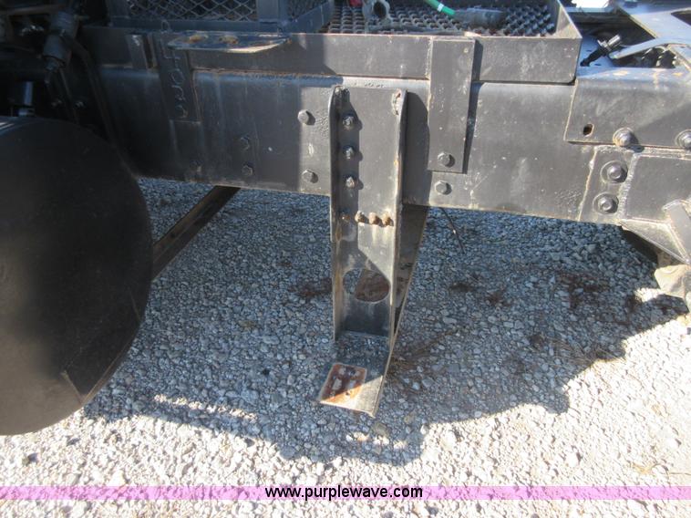 image for item I1851 2002 Sterling L9500 semi truck