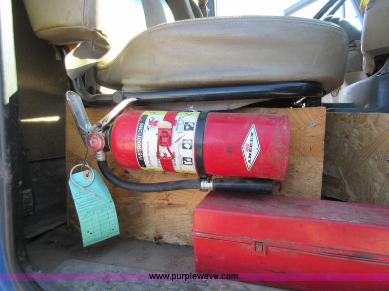 image for item I1851 2002 Sterling L9500 semi truck