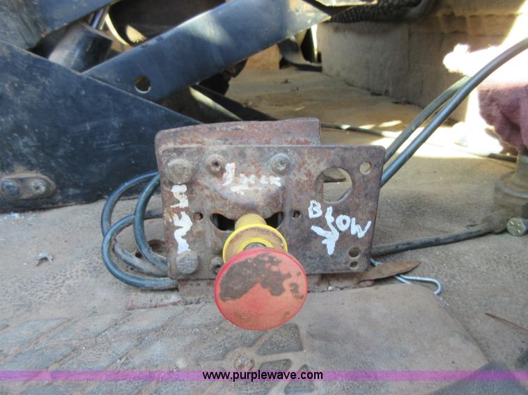 image for item I1851 2002 Sterling L9500 semi truck