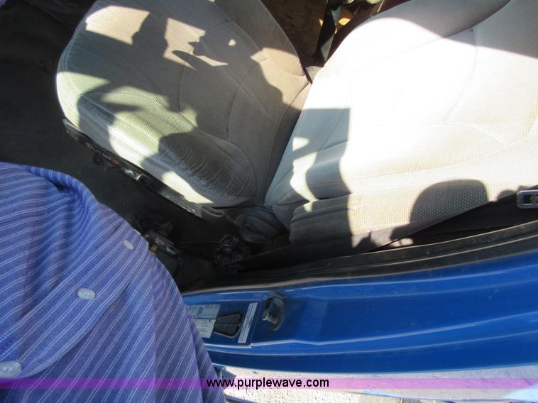 image for item I1851 2002 Sterling L9500 semi truck