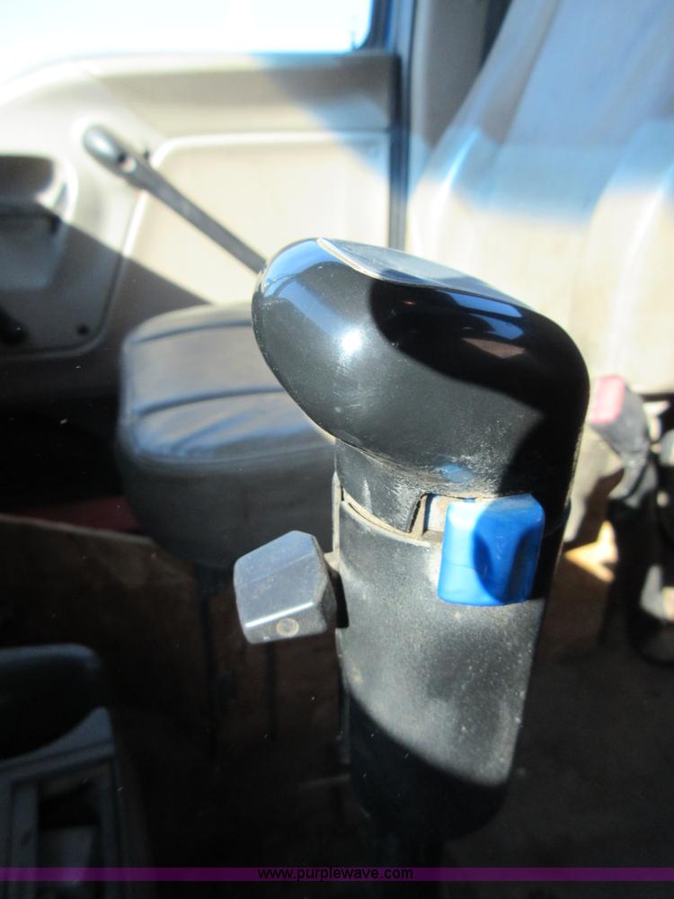 image for item I1851 2002 Sterling L9500 semi truck