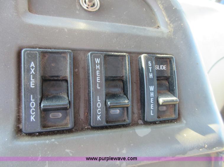 image for item I1851 2002 Sterling L9500 semi truck