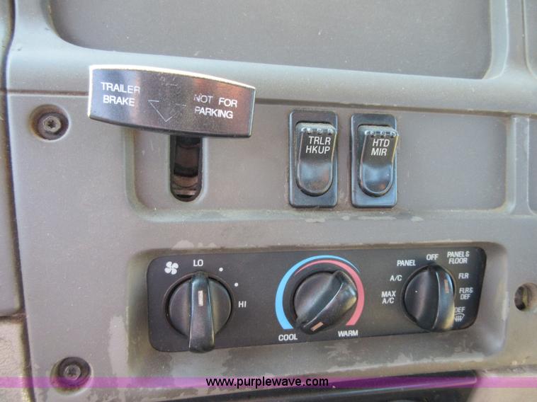 image for item I1851 2002 Sterling L9500 semi truck