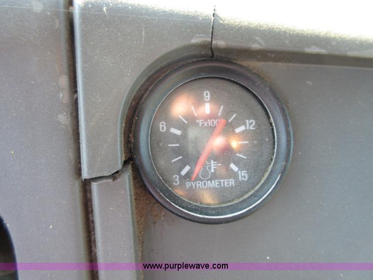 image for item I1851 2002 Sterling L9500 semi truck