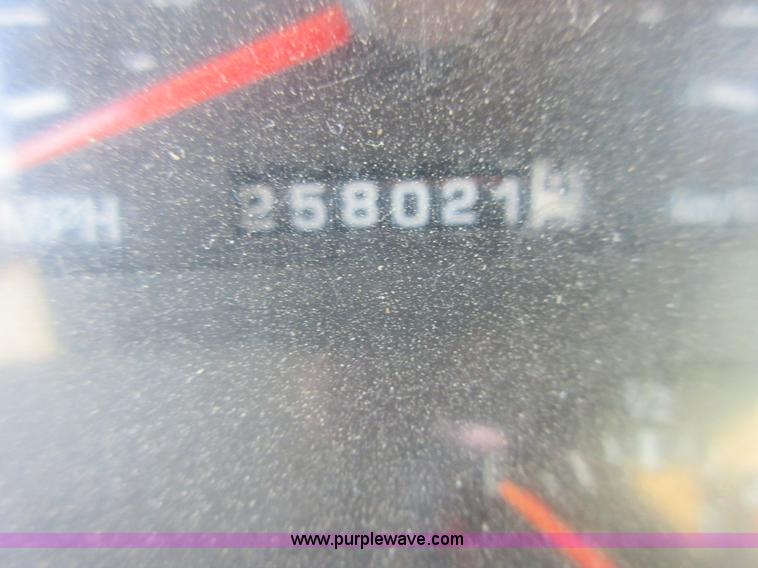 image for item I1851 2002 Sterling L9500 semi truck