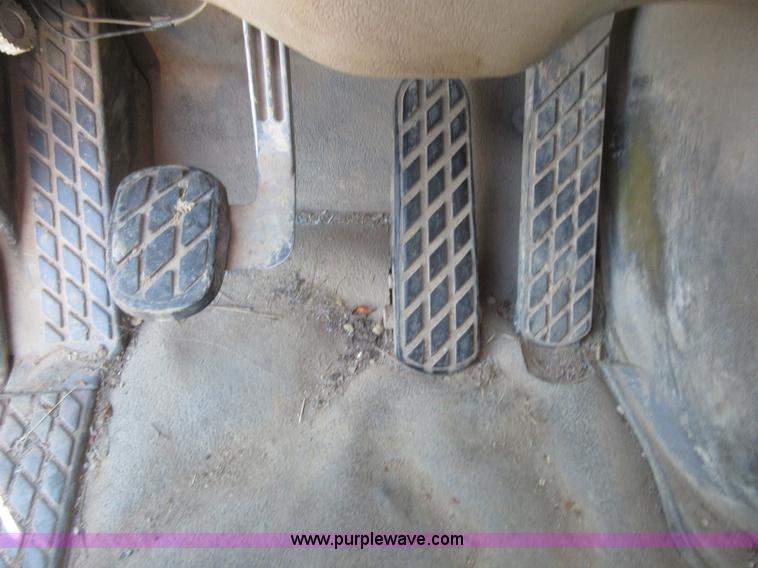 image for item I1851 2002 Sterling L9500 semi truck