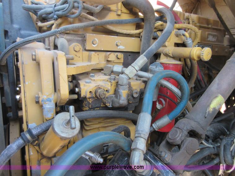 image for item I1851 2002 Sterling L9500 semi truck