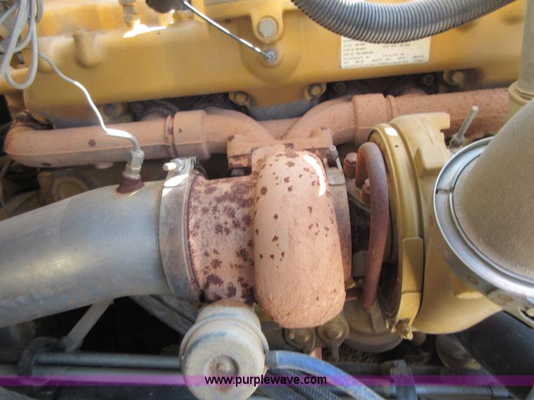 image for item I1851 2002 Sterling L9500 semi truck