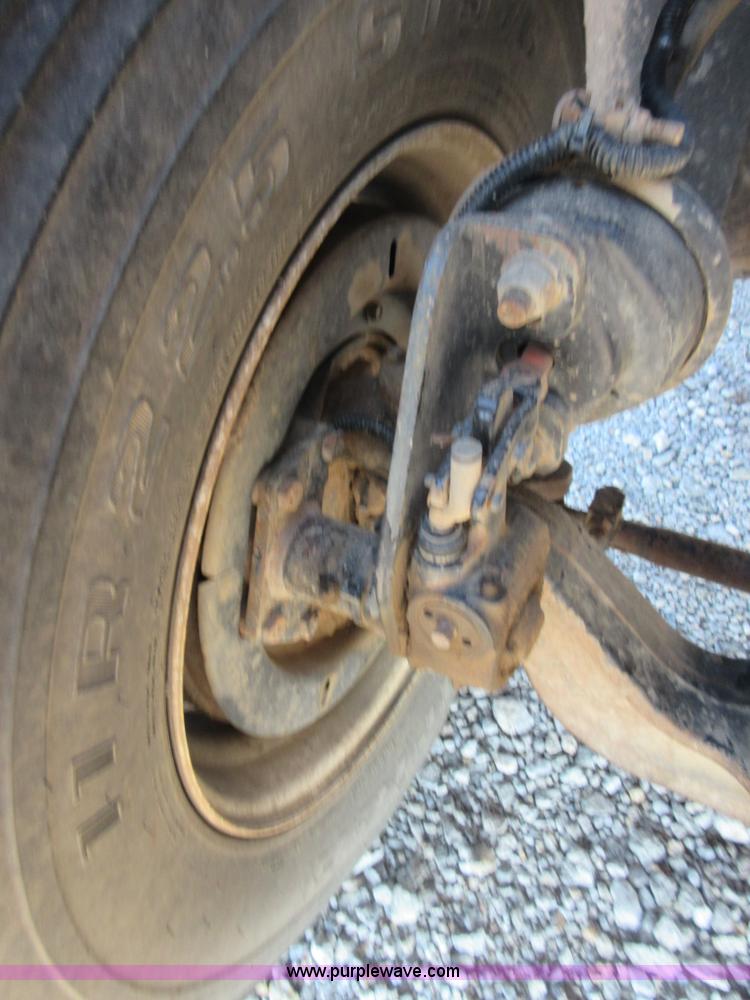 image for item I1851 2002 Sterling L9500 semi truck