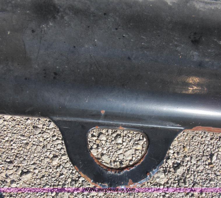 image for item I1852 2001 Mack RD688S semi truck