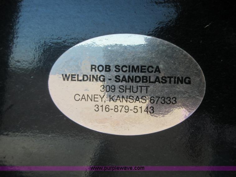 image for item I1852 2001 Mack RD688S semi truck