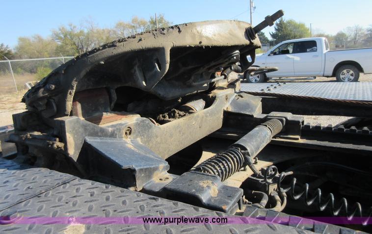 image for item I1852 2001 Mack RD688S semi truck