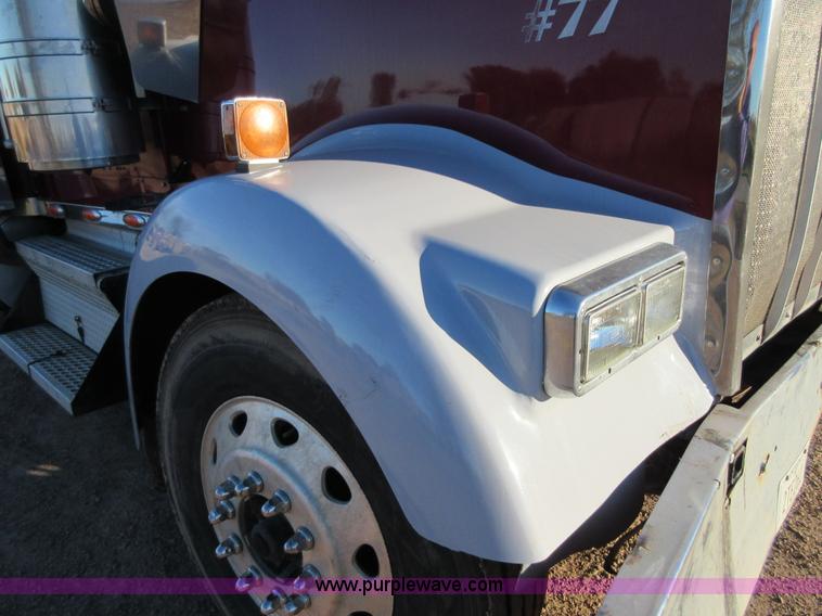 image for item I1856 2004 Kenworth W900 semi truck