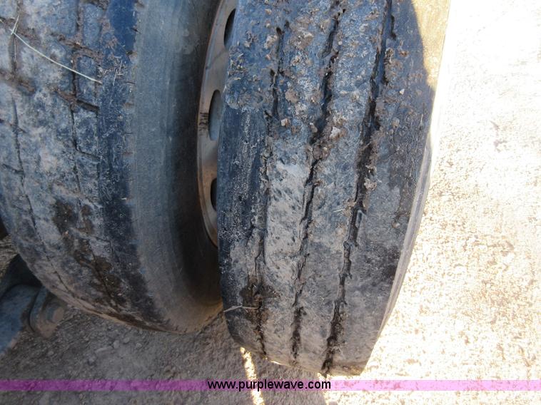 image for item I1856 2004 Kenworth W900 semi truck