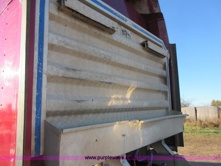 image for item I1856 2004 Kenworth W900 semi truck