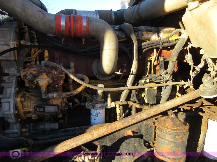 image for item I1856 2004 Kenworth W900 semi truck