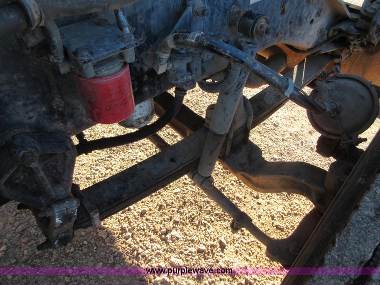 image for item I1856 2004 Kenworth W900 semi truck