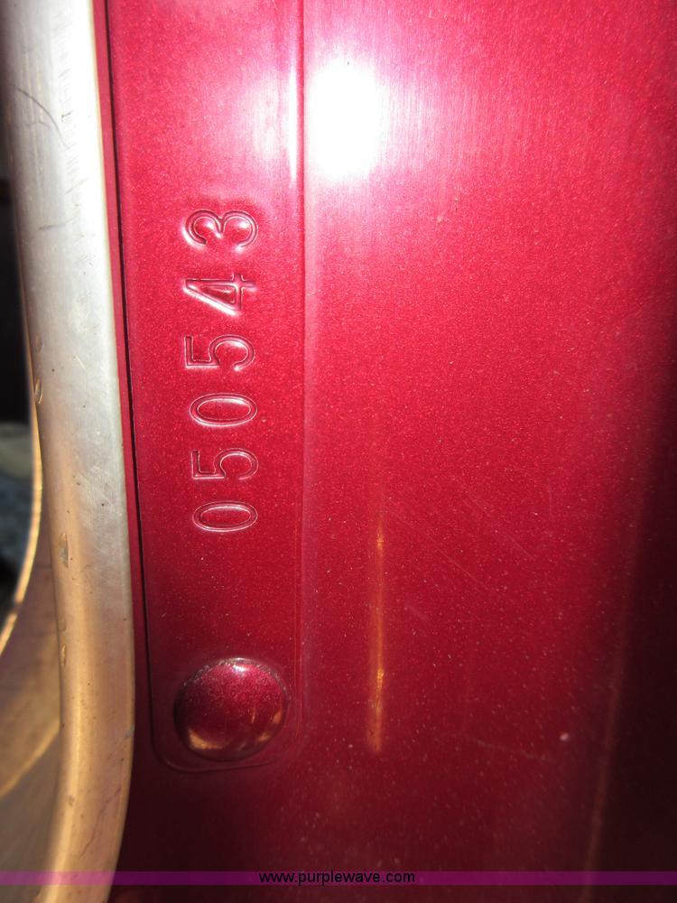 image for item I1856 2004 Kenworth W900 semi truck