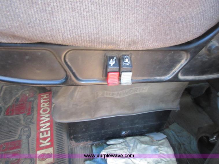 image for item I1856 2004 Kenworth W900 semi truck