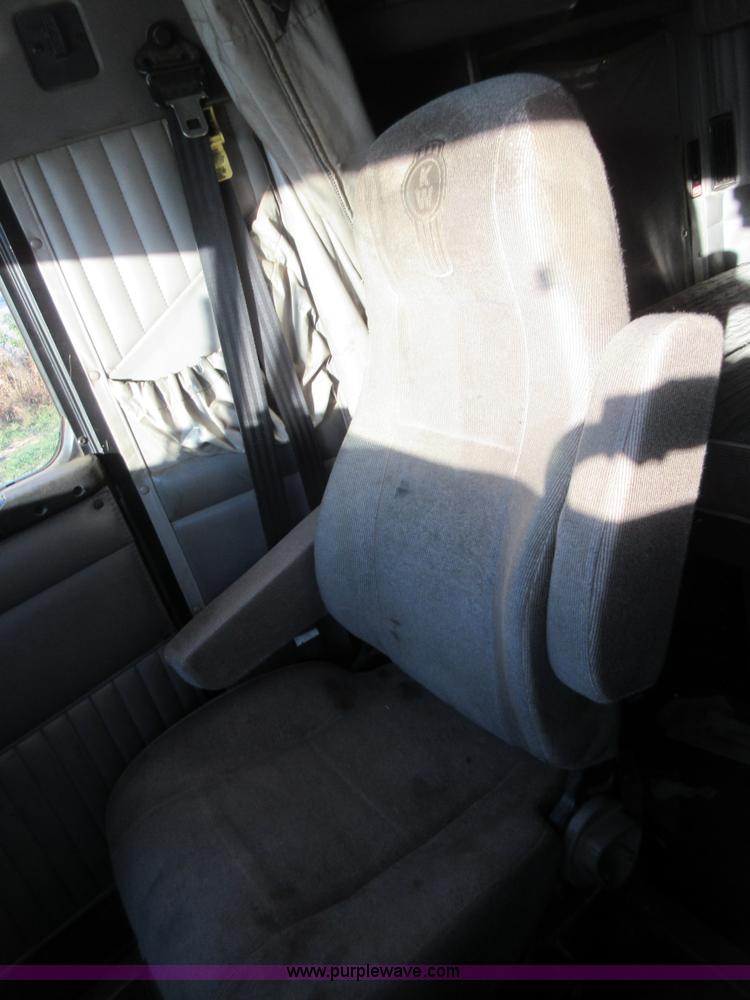 image for item I1856 2004 Kenworth W900 semi truck