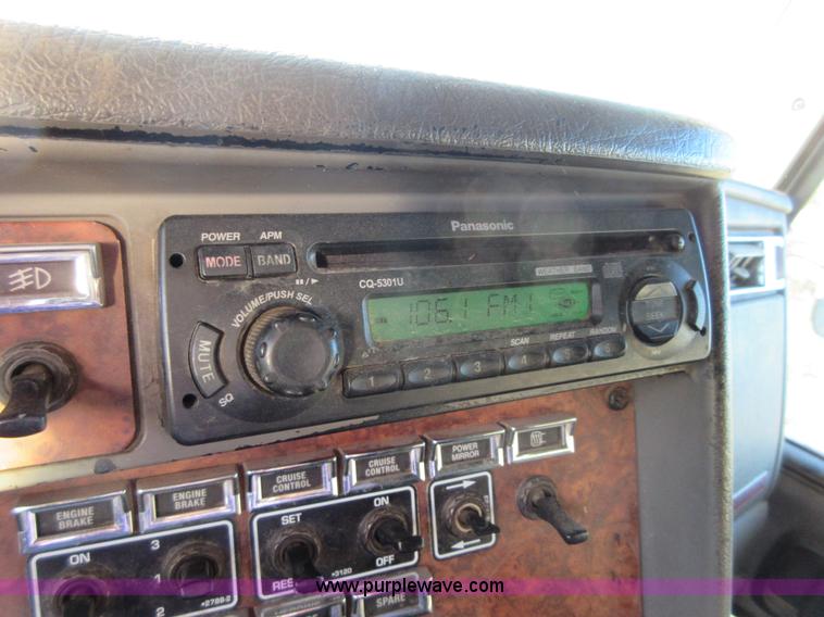 image for item I1856 2004 Kenworth W900 semi truck