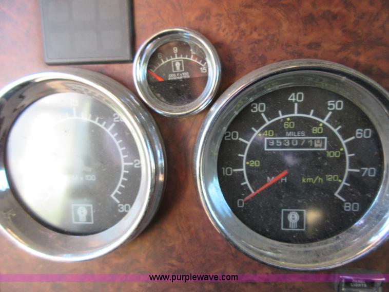 image for item I1856 2004 Kenworth W900 semi truck