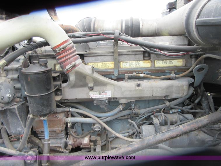 image for item I1862 1997 Peterbilt 379 semi truck