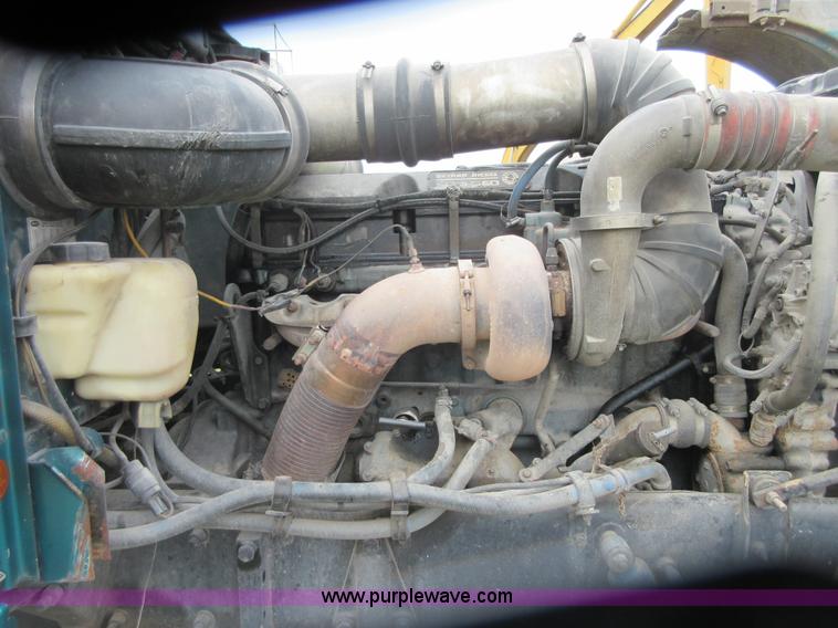 image for item I1862 1997 Peterbilt 379 semi truck