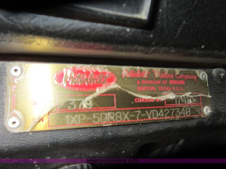 image for item I1862 1997 Peterbilt 379 semi truck