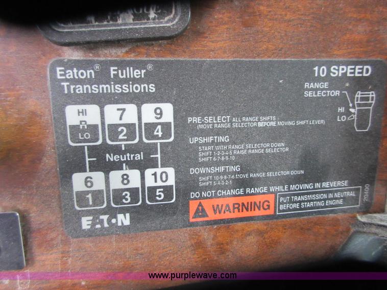 image for item I1862 1997 Peterbilt 379 semi truck