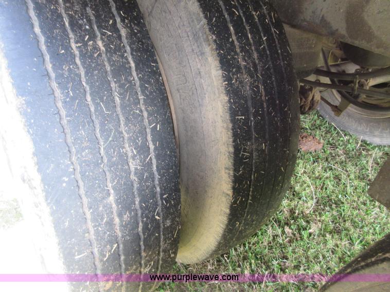 image for item I1870 1997 Dorsey AIDT-LS dry van trailer