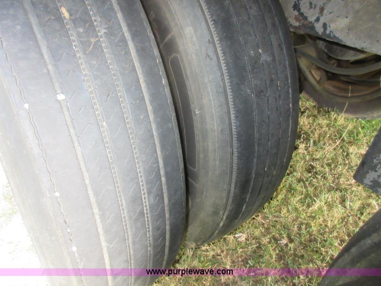 image for item I1871 1997 Dorsey AIDT-LS dry van trailer