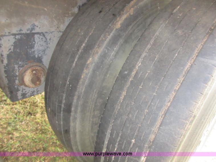 image for item I1871 1997 Dorsey AIDT-LS dry van trailer