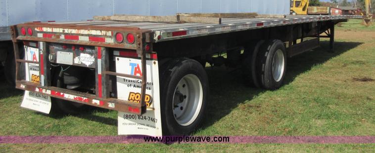 image for item I1874 1998 Wabash flatbed trailer