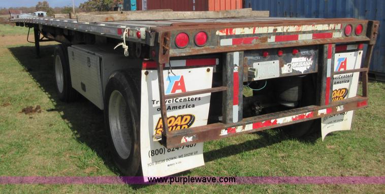image for item I1874 1998 Wabash flatbed trailer