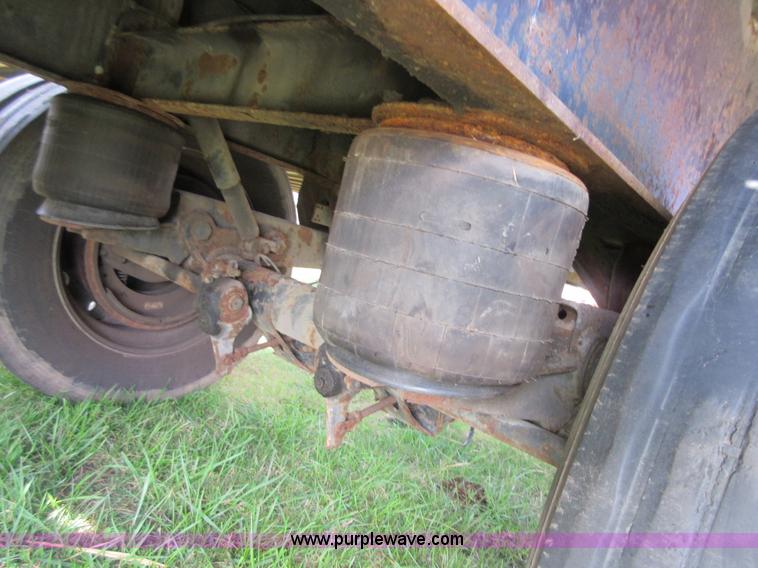 image for item I1874 1998 Wabash flatbed trailer